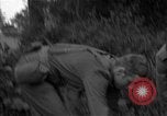 Standbild USA 127 Field Artillery Regiment Saint Lo Frankreich, 1944, aus Sekunde 60 historischem Filmmaterial Videoclip 65675051314