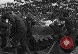 Standbild USA 127 Field Artillery Regiment Saint Lo Frankreich, 1944, aus Sekunde 6 historischem Filmmaterial Videoclip 65675051315