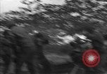 Standbild USA 127 Field Artillery Regiment Saint Lo Frankreich, 1944, aus Sekunde 7 historischem Filmmaterial Videoclip 65675051315