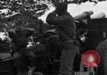 Standbild USA 127 Field Artillery Regiment Saint Lo Frankreich, 1944, aus Sekunde 32 historischem Filmmaterial Videoclip 65675051315