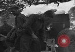 Standbild USA 127 Field Artillery Regiment Saint Lo Frankreich, 1944, aus Sekunde 40 historischem Filmmaterial Videoclip 65675051315