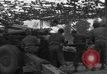 Standbild USA 127 Field Artillery Regiment Saint Lo Frankreich, 1944, aus Sekunde 48 historischem Filmmaterial Videoclip 65675051315