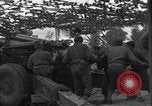 Standbild USA 127 Field Artillery Regiment Saint Lo Frankreich, 1944, aus Sekunde 50 historischem Filmmaterial Videoclip 65675051315