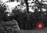 Standbild USA 127 Field Artillery Regiment Saint Lo Frankreich, 1944, aus Sekunde 45 historischem Filmmaterial Videoclip 65675051316
