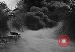 Standbild Straße frei von Minen mit Sprengsätzen Emelie Frankreich, 1944, aus Sekunde 13 historischem Filmmaterial Videoclip 65675051321