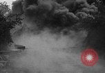 Standbild Straße frei von Minen mit Sprengsätzen Emelie Frankreich, 1944, aus Sekunde 16 historischem Filmmaterial Videoclip 65675051321