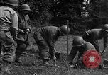 Standbild United States 87th Chemical Mortar Bataillon Carentan Frankreich, 1944, aus Sekunde 51 historischem Filmmaterial Videoclip 65675051322