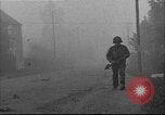 Standbild USA 35th Infantry Division Saint Lo Frankreich, 1944, aus Sekunde 25 historischem Filmmaterial Videoclip 65675051328