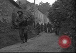 Standbild USA 35th Infantry Division Saint Lo Frankreich, 1944, aus Sekunde 40 historischem Filmmaterial Videoclip 65675051328