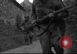 Standbild USA 35th Infantry Division Saint Lo Frankreich, 1944, aus Sekunde 50 historischem Filmmaterial Videoclip 65675051328