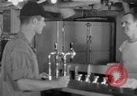 Standbild United States Navy Segler geniessen Eis Pazifik, 1954, aus Sekunde 14 historischem Filmmaterial Videoclip 65675051350