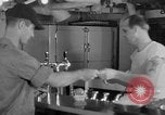 Standbild United States Navy Segler geniessen Eis Pazifik, 1954, aus Sekunde 23 historischem Filmmaterial Videoclip 65675051350