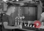 Standbild United States Navy Segler geniessen Eis Pazifik, 1954, aus Sekunde 37 historischem Filmmaterial Videoclip 65675051350