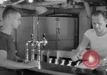 Standbild United States Navy Segler geniessen Eis Pazifik, 1954, aus Sekunde 40 historischem Filmmaterial Videoclip 65675051350