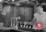 Standbild United States Navy Segler geniessen Eis Pazifik, 1954, aus Sekunde 42 historischem Filmmaterial Videoclip 65675051350