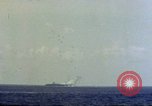 Immagine di USS Hancock colpito da kamikaze Oceano Pacifico, 1944, secondo 21 filmato di repertorio 65675051362