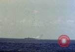Immagine di USS Hancock colpito da kamikaze Oceano Pacifico, 1944, secondo 22 filmato di repertorio 65675051362