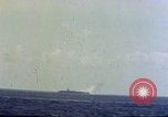 Immagine di USS Hancock colpito da kamikaze Oceano Pacifico, 1944, secondo 23 filmato di repertorio 65675051362