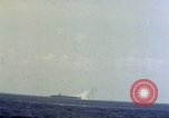 Immagine di USS Hancock colpito da kamikaze Oceano Pacifico, 1944, secondo 24 filmato di repertorio 65675051362