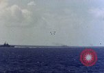 Immagine di USS Hancock colpito da kamikaze Oceano Pacifico, 1944, secondo 27 filmato di repertorio 65675051362