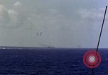 Immagine di USS Hancock colpito da kamikaze Oceano Pacifico, 1944, secondo 29 filmato di repertorio 65675051362