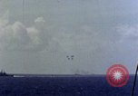 Immagine di USS Hancock colpito da kamikaze Oceano Pacifico, 1944, secondo 38 filmato di repertorio 65675051362