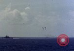 Immagine di USS Hancock colpito da kamikaze Oceano Pacifico, 1944, secondo 39 filmato di repertorio 65675051362