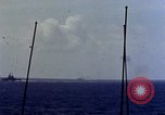 Immagine di USS Hancock colpito da kamikaze Oceano Pacifico, 1944, secondo 43 filmato di repertorio 65675051362