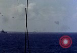 Immagine di USS Hancock colpito da kamikaze Oceano Pacifico, 1944, secondo 47 filmato di repertorio 65675051362
