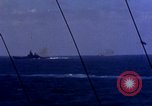 Immagine di USS Hancock colpito da kamikaze Oceano Pacifico, 1944, secondo 59 filmato di repertorio 65675051362