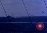 Immagine di USS Hancock colpito da kamikaze Oceano Pacifico, 1944, secondo 60 filmato di repertorio 65675051362