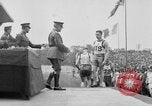 Standbild amerikanischen Athleten Joinville Le Pont Frankreich, 1919, aus Sekunde 26 historischem Filmmaterial Videoclip 65675051377