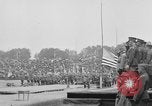 Standbild amerikanische Flagge Joinville Le Pont Frankreich, 1919, aus Sekunde 25 historischem Filmmaterial Videoclip 65675051378