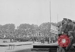 Standbild amerikanische Flagge Joinville Le Pont Frankreich, 1919, aus Sekunde 27 historischem Filmmaterial Videoclip 65675051378