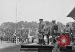 Standbild amerikanische Flagge Joinville Le Pont Frankreich, 1919, aus Sekunde 33 historischem Filmmaterial Videoclip 65675051378