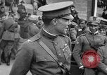 Standbild amerikanische Flagge Joinville Le Pont Frankreich, 1919, aus Sekunde 56 historischem Filmmaterial Videoclip 65675051378