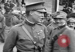 Standbild amerikanische Flagge Joinville Le Pont Frankreich, 1919, aus Sekunde 61 historischem Filmmaterial Videoclip 65675051378