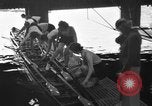 Image L'équipage du bateau coque Wellesley Massachusetts USA, 1936, de la seconde 10 séquences d'archives historiques vidéo 65675051380