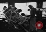 Image L'équipage du bateau coque Wellesley Massachusetts USA, 1936, de la seconde 12 séquences d'archives historiques vidéo 65675051380