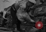 Standbild Brieftauben Selby England, 1936, aus Sekunde 20 historischem Filmmaterial Videoclip 65675051381