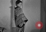 Image Kimono Los Angeles California USA, 1936, de la seconde 26 séquences d'archives historiques vidéo 65675051390
