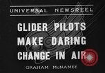 Standbild Segelflugzeug Piloten Newport Beach California USA, 1936, aus Sekunde 1 historischem Filmmaterial Videoclip 65675051397