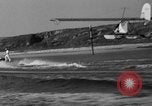 Standbild Segelflugzeug Piloten Newport Beach California USA, 1936, aus Sekunde 17 historischem Filmmaterial Videoclip 65675051397