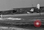 Standbild Segelflugzeug Piloten Newport Beach California USA, 1936, aus Sekunde 19 historischem Filmmaterial Videoclip 65675051397