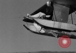 Standbild Segelflugzeug Piloten Newport Beach California USA, 1936, aus Sekunde 43 historischem Filmmaterial Videoclip 65675051397