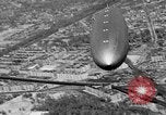 Standbild Luftschiff Hindenburg crash and burn Lakehurst New Jersey USA, 1937, aus Sekunde 23 historischem Filmmaterial Videoclip 65675051399