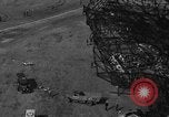 Standbild Luftschiff Hindenburg Lakehurst New Jersey USA, 1937, aus Sekunde 16 historischem Filmmaterial Videoclip 65675051400