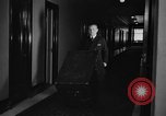 Standbild hotel personal San Francisco California USA, 1937, aus Sekunde 23 historischem Filmmaterial Videoclip 65675051401