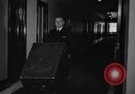 Standbild hotel personal San Francisco California USA, 1937, aus Sekunde 24 historischem Filmmaterial Videoclip 65675051401
