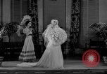 Immagine di Sfilata di moda Chicago Illinois USA, 1937, secondo 11 filmato di repertorio 65675051413